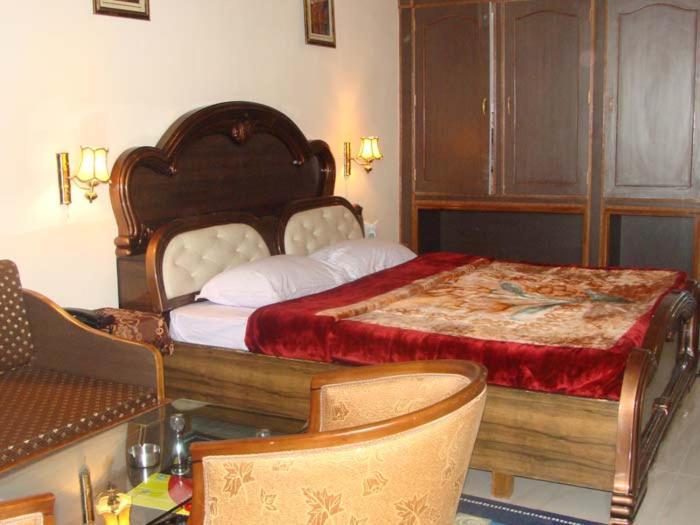 Hotel Crystal Palace Dhanaulti Exterior photo